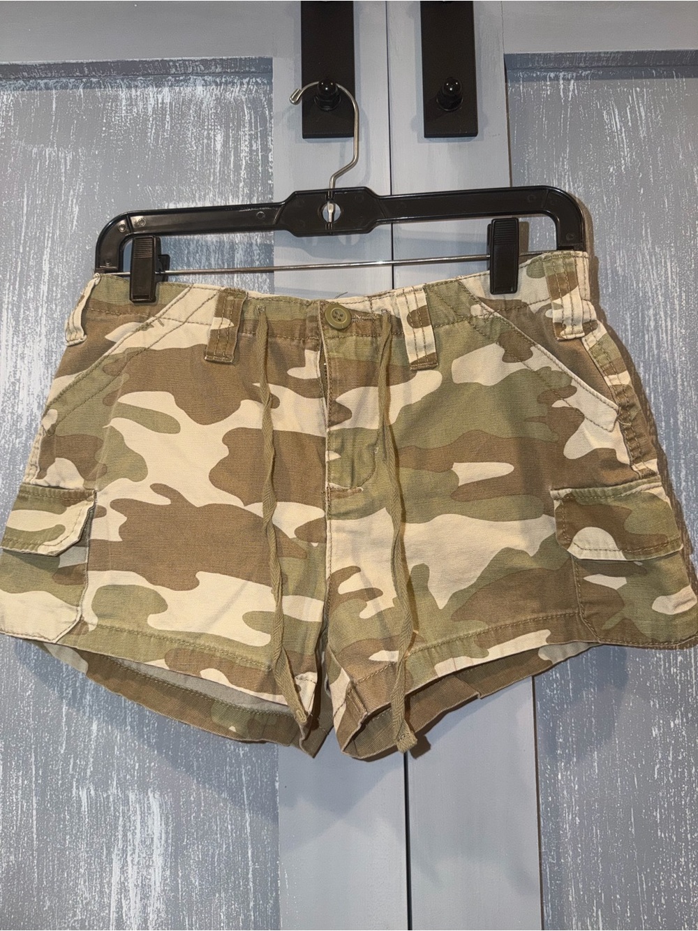 Vanilla Star Camo Cargo Shorts Size Small Army Green Low Rise Shorts